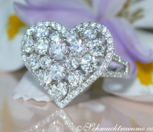 Exquisiter Brillanten Herz Ring