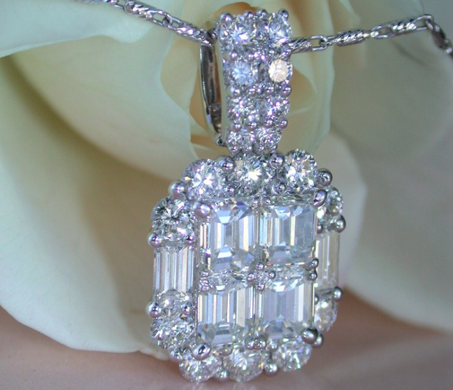 Exquisiter Brillant Anhänger mit lupenreinen Diamanten #1 Exquisiter Brillant Anhänger mit lupenreinen Diamanten #1