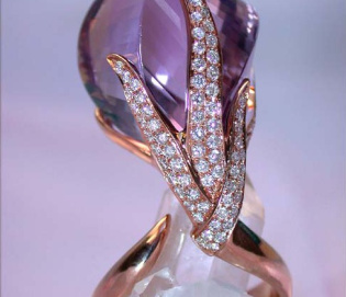 Fantastischer Amethyst Ring mit Brillanten Fantastischer Amethyst Ring mit Brillanten