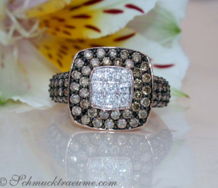 Zeitloser Carré Ring mit naturbraunen & weißen Brillanten