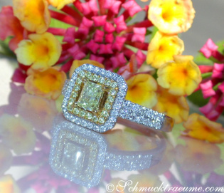 Terrific Yellow & White Diamond Ring Terrific Yellow & White Diamond Ring