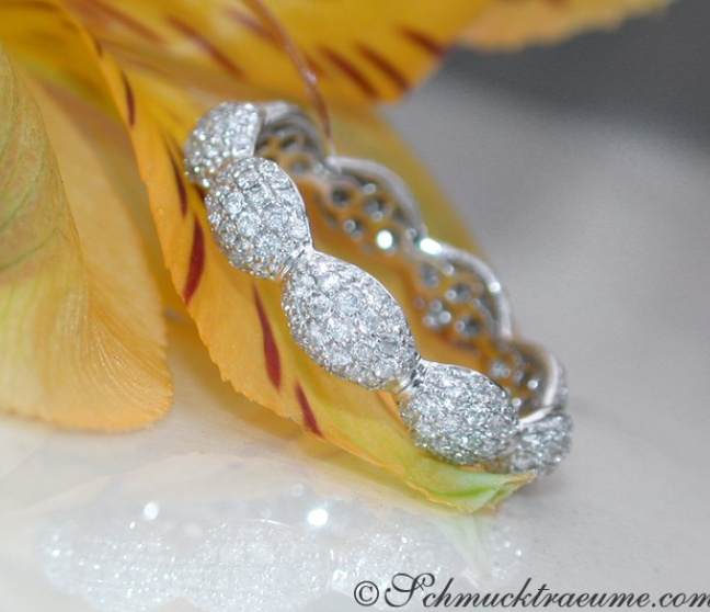 Feinster Brillant Pavé Memory Ring in Weißgold #1 Feinster Brillant Pavé Memory Ring in Weißgold #1