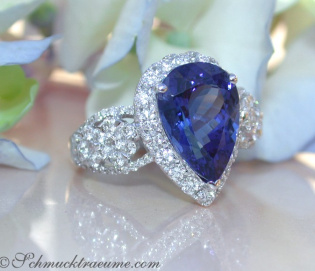 Picture Perfect AAA Tanzanite Ring with Diamonds Picture Perfect AAA Tanzanite Ring with Diamonds