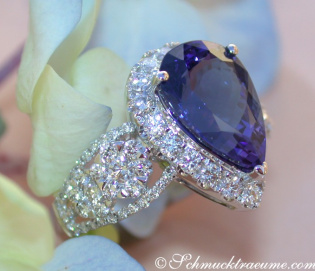 Picture Perfect AAA Tanzanite Ring with Diamonds Picture Perfect AAA Tanzanite Ring with Diamonds