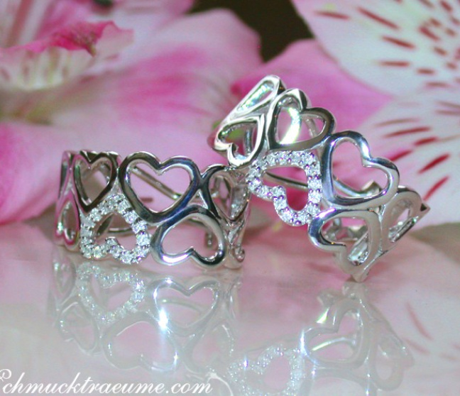 Feminine Diamanten Ohrstecker im Herz Design #1 Feminine Diamanten Ohrstecker im Herz Design #1