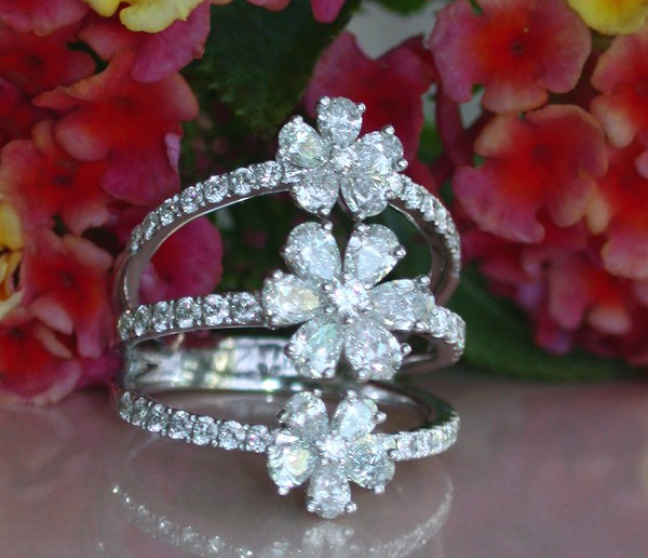 Traumhafter Diamanten Ring im Blüten Design #1 Traumhafter Diamanten Ring im Blüten Design #1