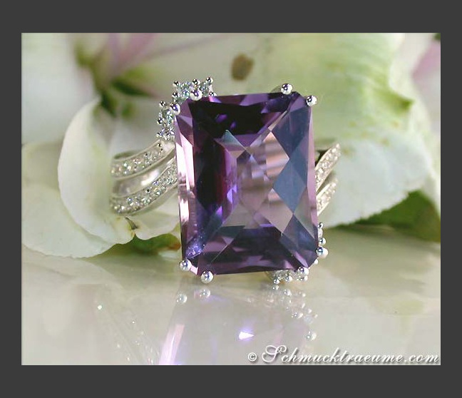 Imposanter Amethyst Ring mit Diamanten #1