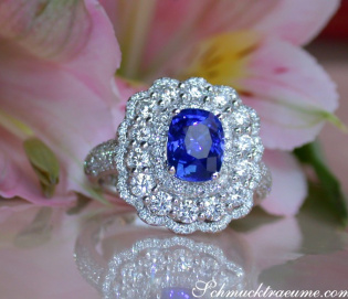 Ausgesuchter Saphir Ring mit Diamanten