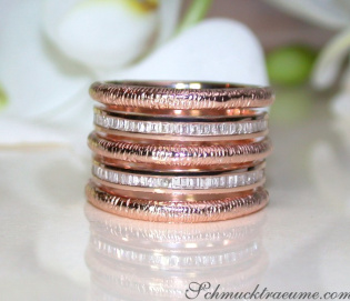 Puristischer Roségold Ring mit Diamanten