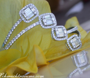 Ausgesuchter Brillanten Armreif mit Baguette Diamanten Ausgesuchter Brillanten Armreif mit Baguette Diamanten