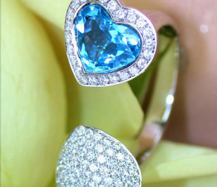Ungewöhnlicher Blautopas Brillanten Ring im Herz-Design Ungewöhnlicher Blautopas Brillanten Ring im Herz-Design
