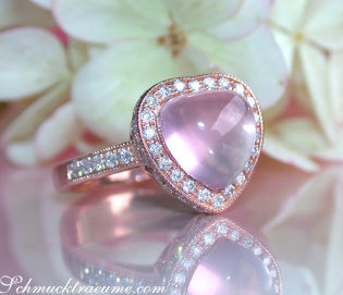 Femininer Rosenquarz Brillanten Ring im Herz Design Femininer Rosenquarz Brillanten Ring im Herz Design