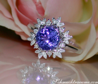 Femininer Tansanit Ring mit Diamanten im Schneeflocken Design Femininer Tansanit Ring mit Diamanten im Schneeflocken Design