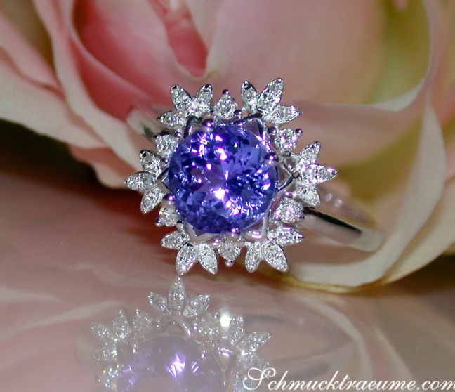 Femininer Tansanit Ring mit Diamanten im Schneeflocken Design #1 Femininer Tansanit Ring mit Diamanten im Schneeflocken Design #1