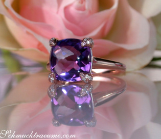 Bezaubernder Amethyst Ring mit Diamanten Bezaubernder Amethyst Ring mit Diamanten