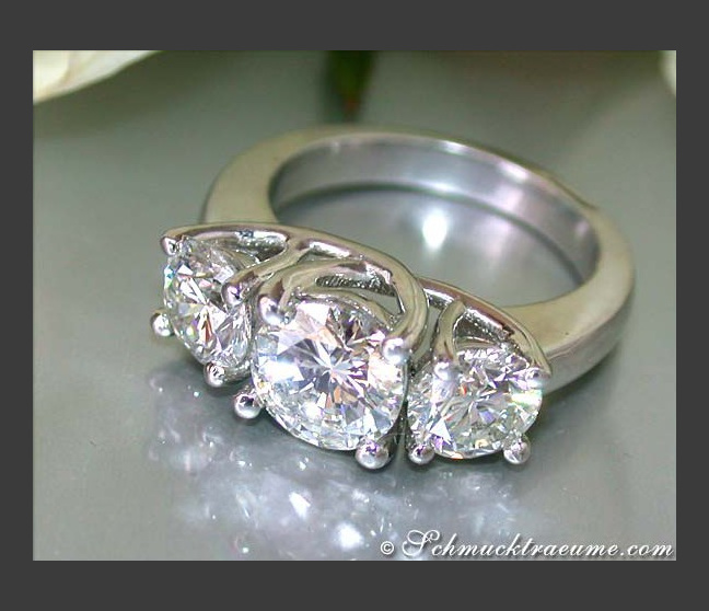 Luxuriöser Brillanten Ring mit drei Solitären #1 Luxuriöser Brillanten Ring mit drei Solitären #1