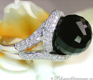 Attraktiver Onyx Brillanten Ring in Weißgold mit funkelnden Diamanten