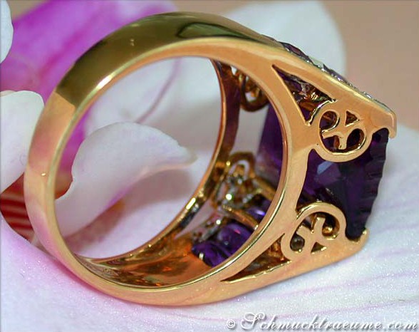 Extravagantes Gelbgold-Ring mit Amethyst und Brillanten, Detailaufnahme