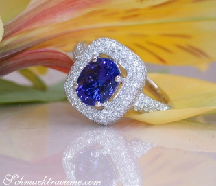 Weißgoldring mit AAA Tansanit und Diamanten