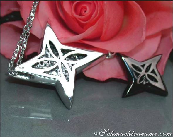 Silberner Sternanhänger mit schwarzen Diamanten und weißer Kette