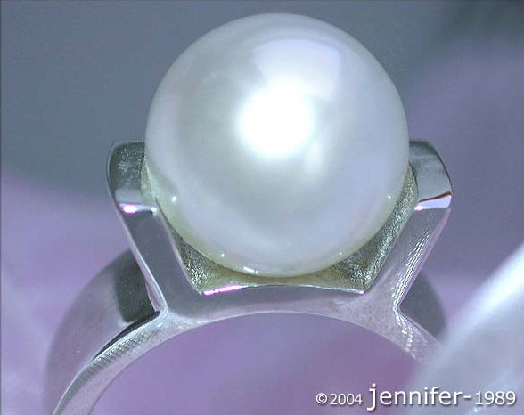 Massiver Südseeperle-Ring in Weißgold 585, 12-13 mm, Detailaufnahme