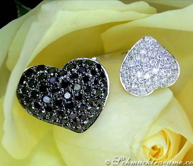 Auffallender Herz Ring mit schwarzen Diamanten - Image 1 Auffallender Herz Ring mit schwarzen Diamanten - Image 1