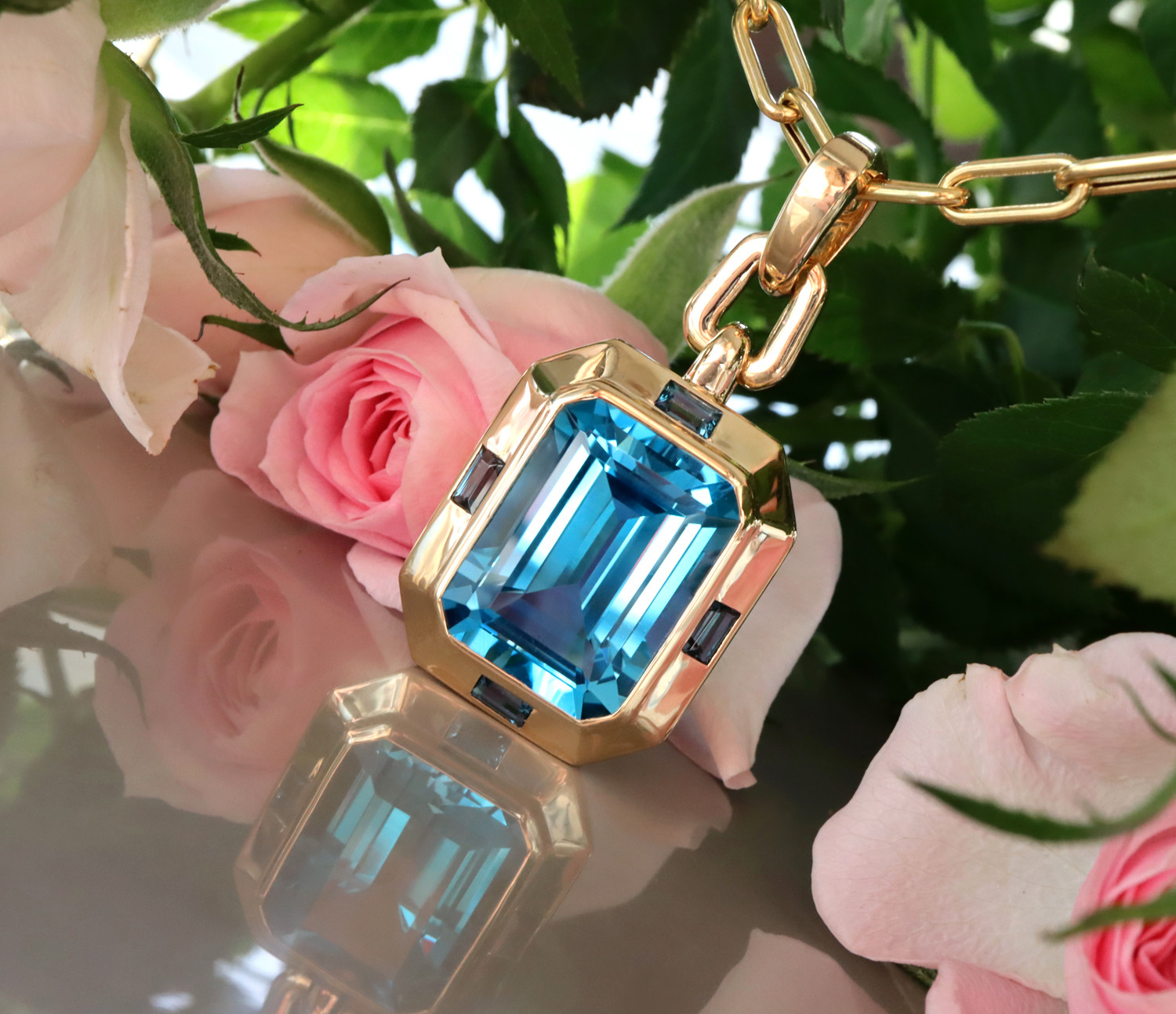 Außergewöhnliches Blautopas Collier "Blue Elegance" - Image 9