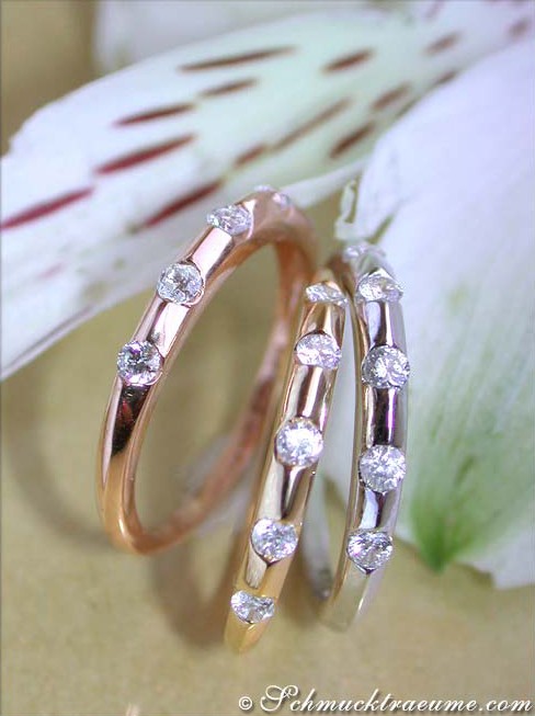 Klassische Brillantringe aus Weiß-, Rosé- & Gelbgold 750, Detailaufnahme