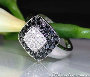 Schwarz-Weiß-Diamant-Carré-Ring in Weißgold 585, detailreich, elegant