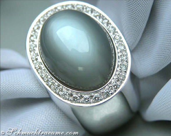 Schwerer Mondstein Ring mit Brillanten - Image 5
