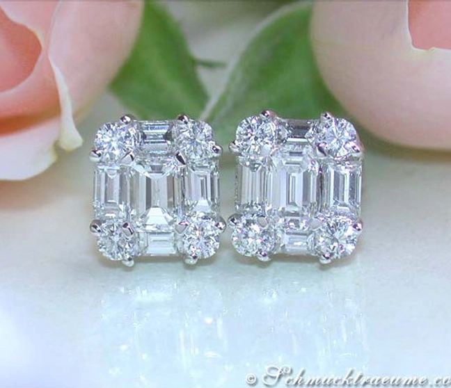 Ohrstecker mit Baguette-Diamanten in Weißgold, elegant auf weißem Hintergrund Ohrstecker mit Baguette-Diamanten in Weißgold, elegant auf weißem Hintergrund