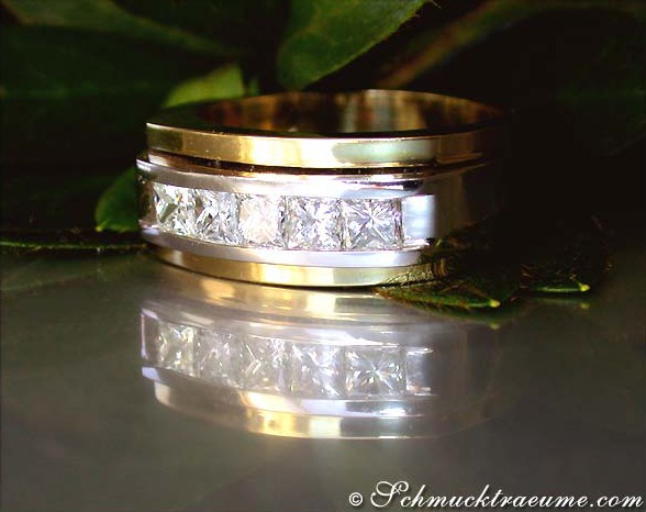 Schwerer Diamant-Herrenring, Detailaufnahme, Gelbgold & Weißgold 750