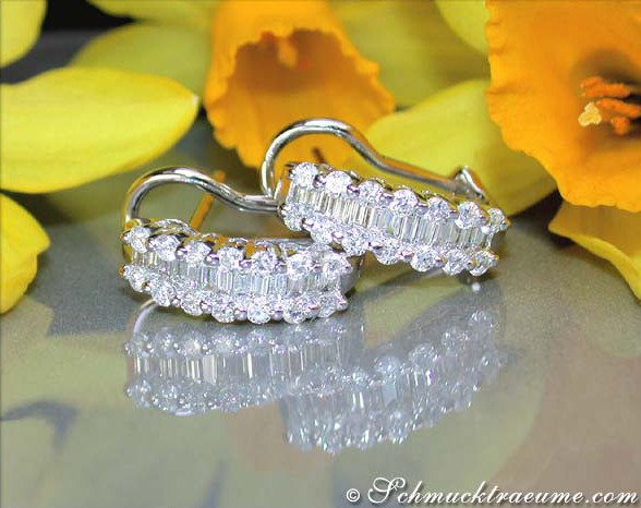 Weißgold 750 Diamant Ohrringe mit Baguette-Cut, Detailansicht