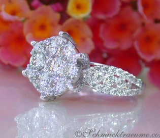 Erstklassiger Solitär-Ring mit 2.330 Karat TW VS2 Brillanten in Weißgold 750