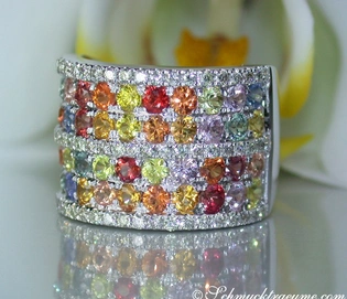 Weißgold-Ring mit farbenfrohen Saphiren und Brillanten