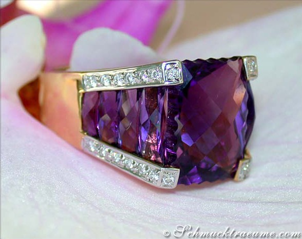 Gelbgold-Ring mit Amethyst und Diamanten, Detailaufnahme