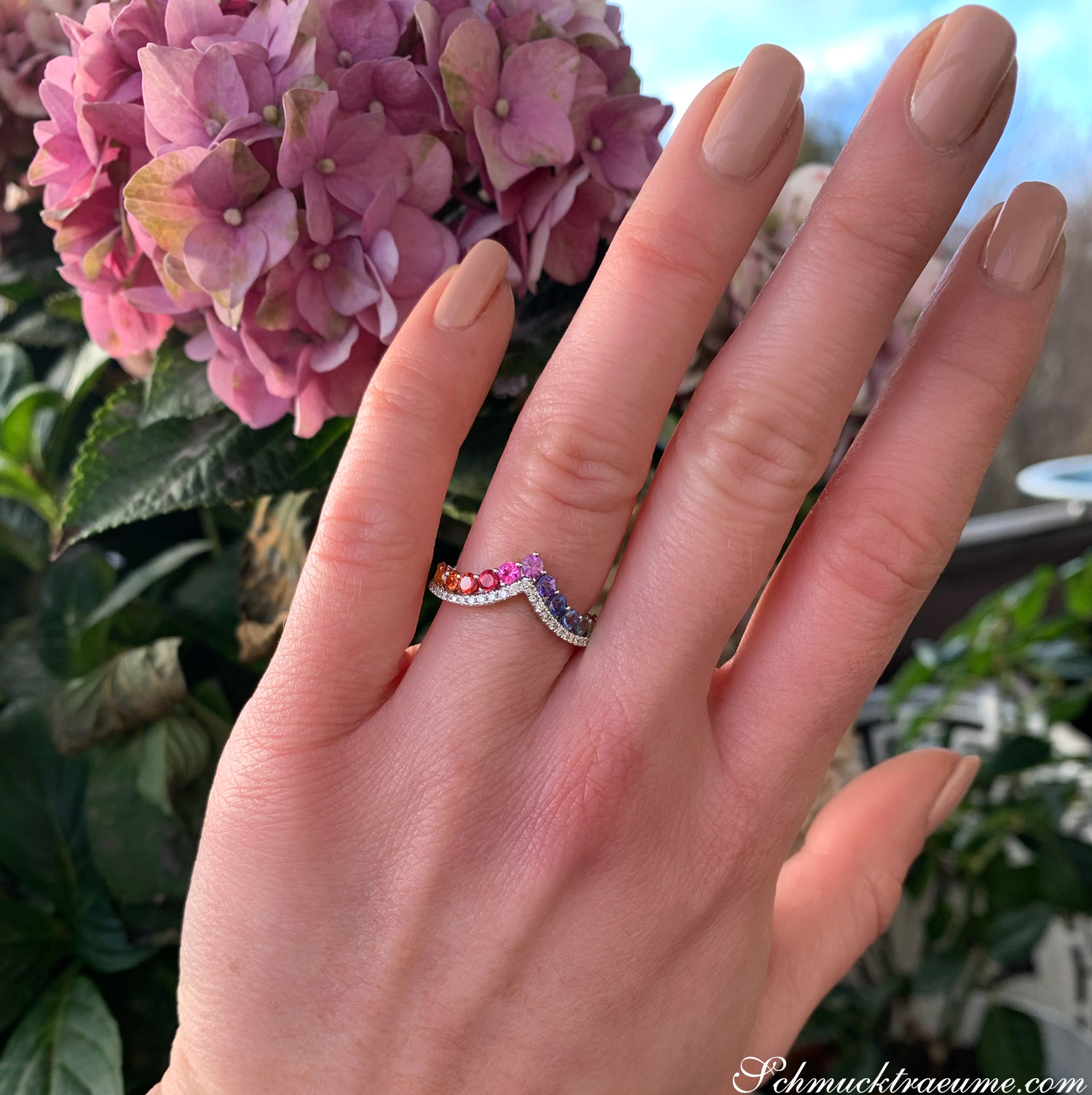 Raffinierter Regenbogen Saphir Ring mit Brillanten - Image 7