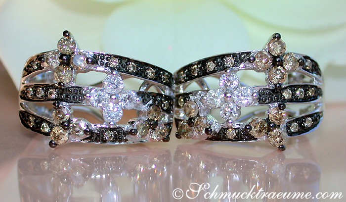 Edelsteinschmuck mit naturbraunen und weißen Diamanten, Detailaufnahme in Weißgold 585.