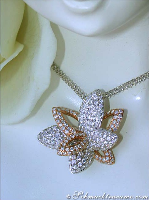 Weißgold & Roségold Schmetterling-Anhänger mit Brillanten, Detailaufnahme