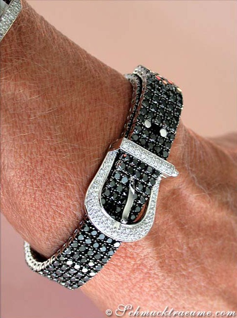 Ausgefallenes schwarze Diamanten Armband im Gürtel Design - Image 6