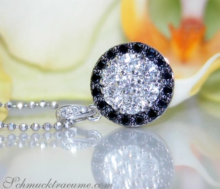 Schwarz-weißer Diamant-Anhänger in Weißgold mit 0.820 Karat