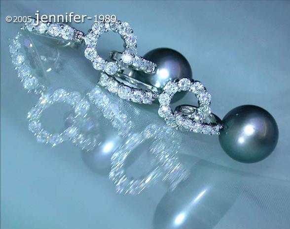 Tahitiperlen-Ohrringe mit Diamant-Gliedern, Detailansicht, femininer Charme