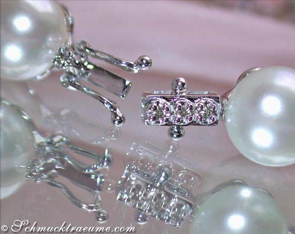 Weißgold-Armband mit Perlen und Diamanten, Detailaufnahme der Verzierungen