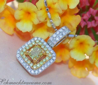 Erlesener Brillanten-Anhänger mit gelben Diamanten, 0.720 Karat, Weiß- & Gelbgold 750