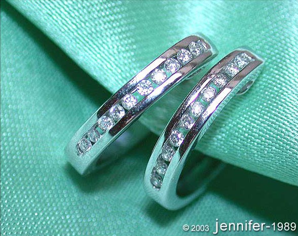 Zarte Diamanten Creolen in Weißgold 585 - Image 2