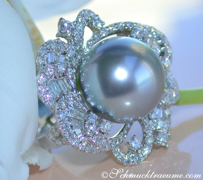 Tahitiperlenring mit 15 mm Perle und 2.800 Karat Diamanten