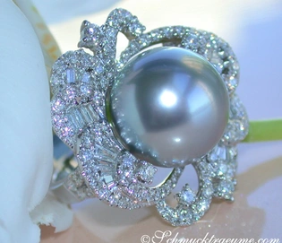 Tahitiperlenring mit 15 mm Perle und 2.800 Karat Diamanten