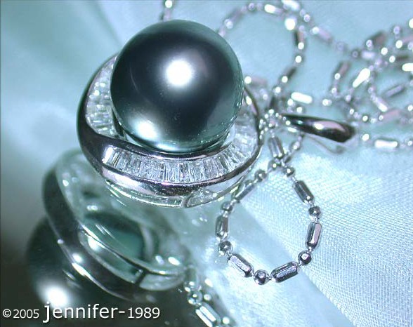 Tahitiperlen-Anhänger mit Trapez-Diamanten in Weißgold 585