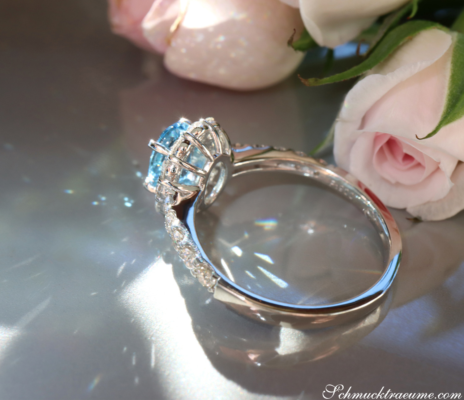 Zeitlos eleganter Aquamarin Ring mit Brillanten - Image 11