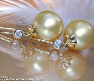 Goldene Südseeperlen Ohrhänger mit Diamanten in Gelbgold 585